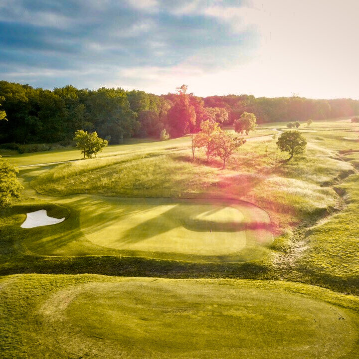 Tous les styles de parcours de golf : un voyage au cœur des paysages du jeu